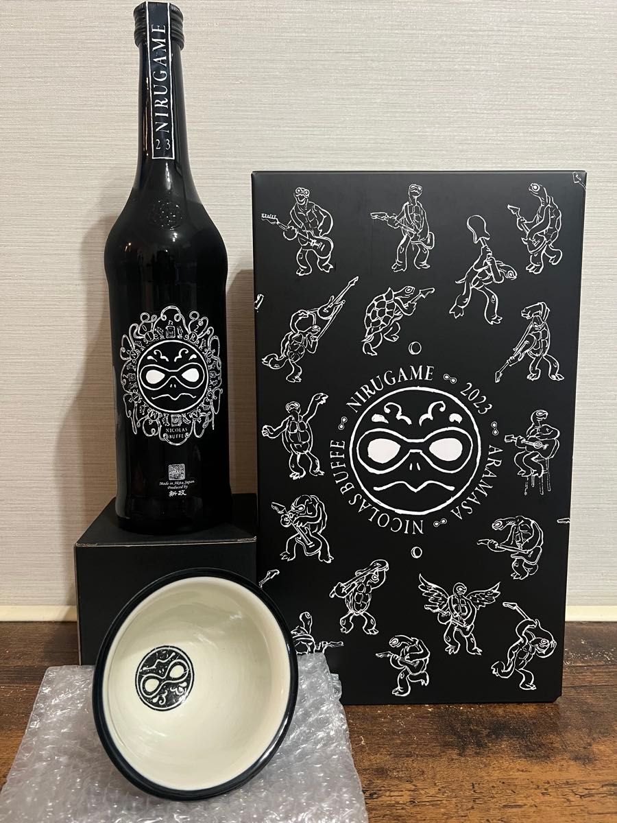 超人気新品 新政酒造 涅槃龜10周年記念酒 にるがめ 箱入り720ml 超人気新品 新政酒造 涅槃龜10周年記念酒 にるがめ 箱入り720ml