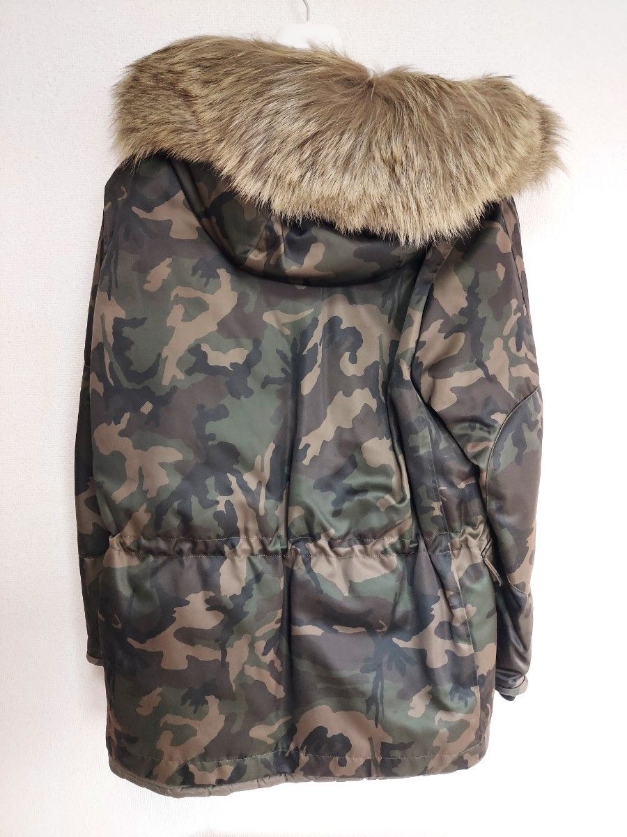 MONCLER~ 《希少 リアルファー コヨーテ 》迷彩柄ダウン MONCLER~ 《希少 リアルファー コヨーテ 》迷彩柄ダウン