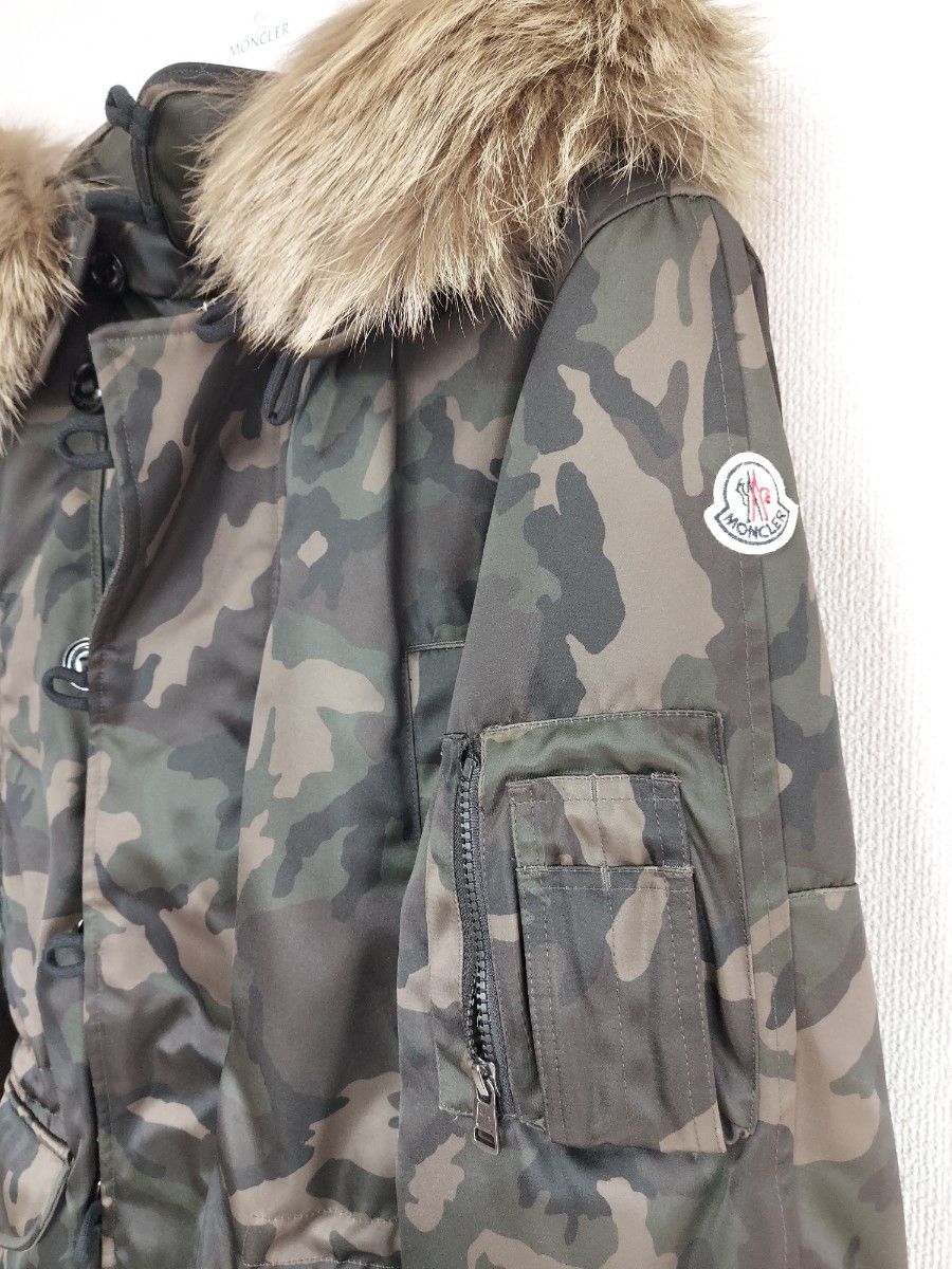 MONCLER~ 《希少 リアルファー コヨーテ 》迷彩柄ダウン MONCLER~ 《希少 リアルファー コヨーテ 》迷彩柄ダウン