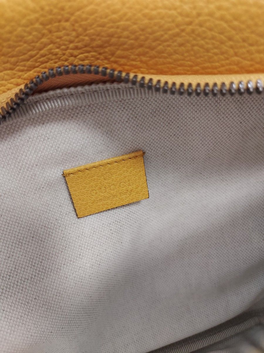 美品】~GUCCI~ ボディバッグ アート風 斜め掛け ショルダー 美品】~GUCCI~ ボディバッグ アート風 斜め掛け ショルダー
