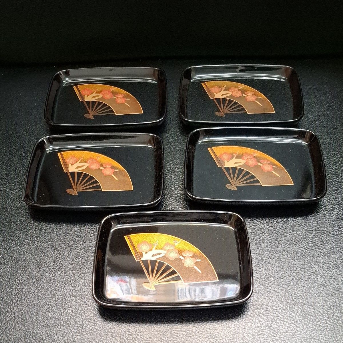 未使用品】 輪島塗 扇面 銘々皿 5枚入り 木箱セット 漆器 うるし 未使用品】 輪島塗 扇面 銘々皿 5枚入り 木箱セット 漆器 うるし