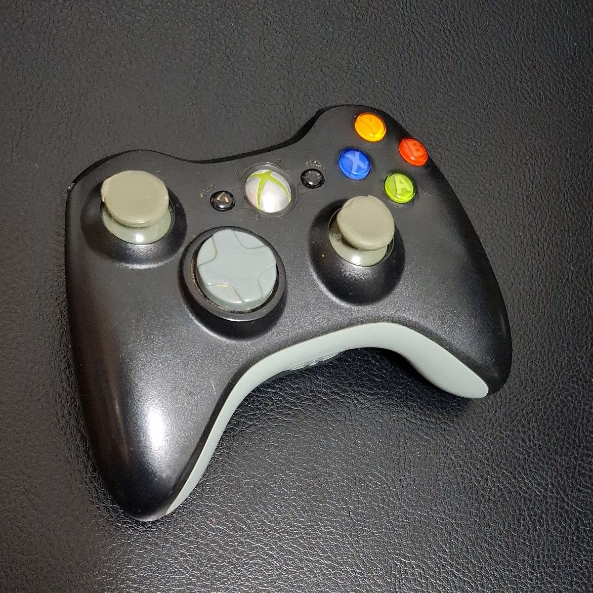 ジャンク品】 Xbox360 ワイヤレスコントローラー 3個セット ジャンク品】 Xbox360 ワイヤレスコントローラー 3個セット