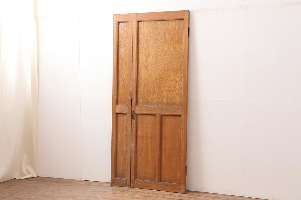 R-045697　アンティーク建具　昭和中期　両開き　大正ロマン風に仕上がる親子ドア(木製扉)(R-045697)