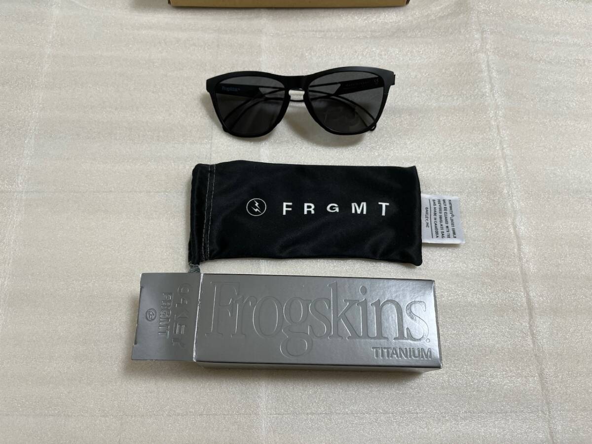 8500円 OAKLEY × FRAGMENT DESIGN Frogskins TITANIUM 8500円 OAKLEY × FRAGMENT DESIGN Frogskins TITANIUM