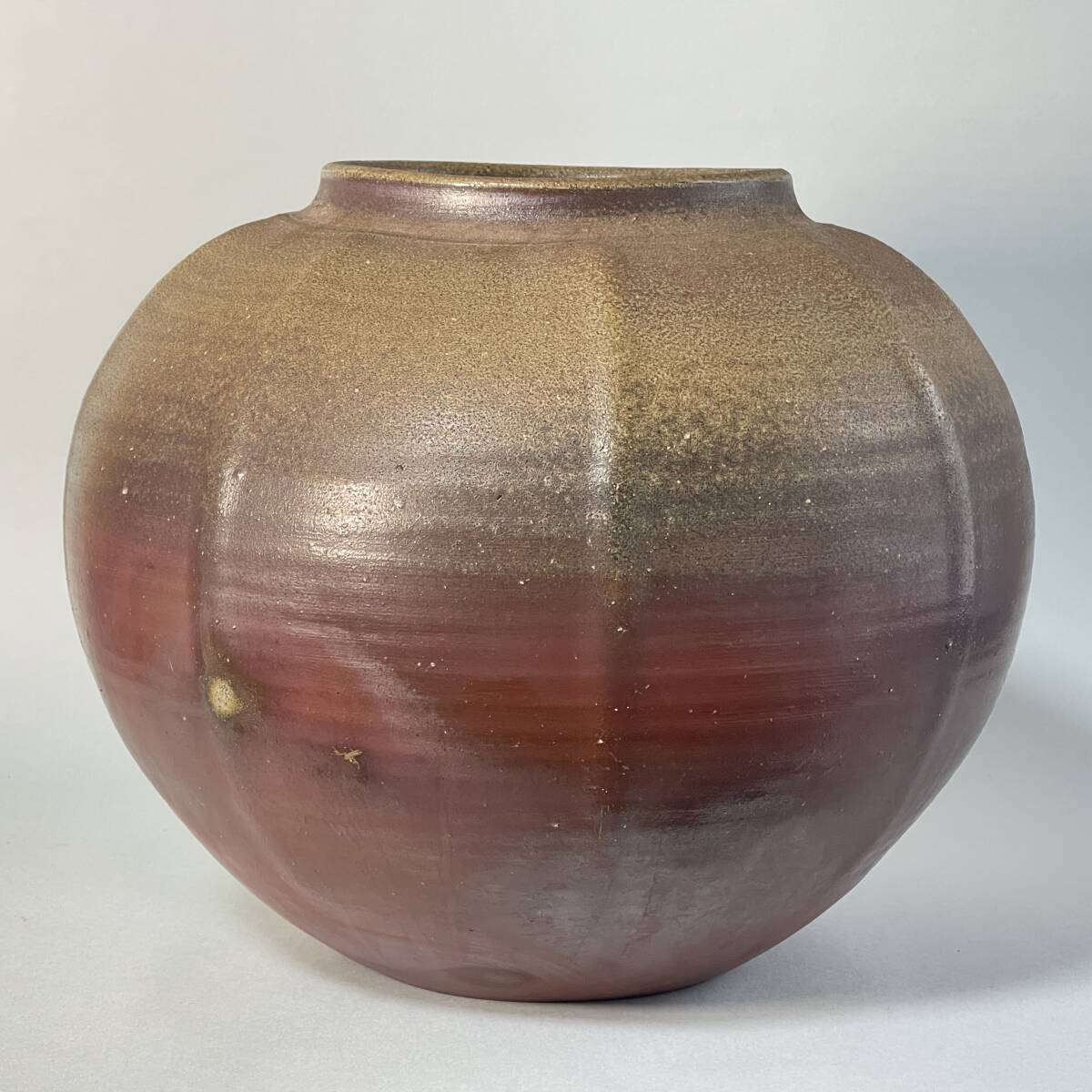 柴岡守 備前焼 大壷 大型作品 高さ29cm 重さkg 壺 花瓶 花入 B11 柴岡守 備前焼 大壷 大型作品 高さ29cm 重さkg 壺 花瓶 花入 B11
