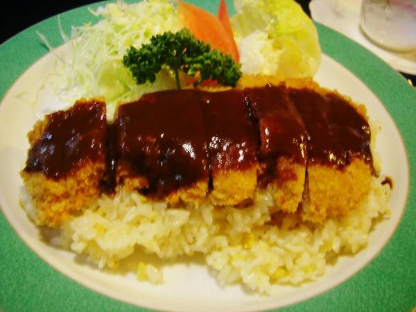 根室名物エスカロップに挑戦してください。