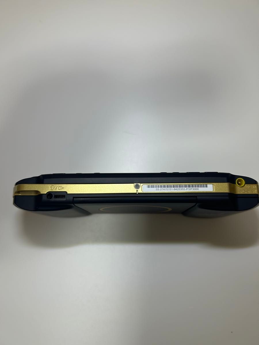 美品 PSP3000 ハンターズモデル 新品充電ケーブル付き 新品 美品 PSP3000 ハンターズモデル 新品充電ケーブル付き 新品