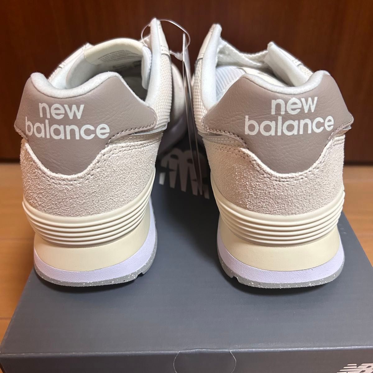 新品】NEW BALANCE ニューバランス574 ライトベージュ 25 新品】NEW BALANCE ニューバランス574 ライトベージュ 25