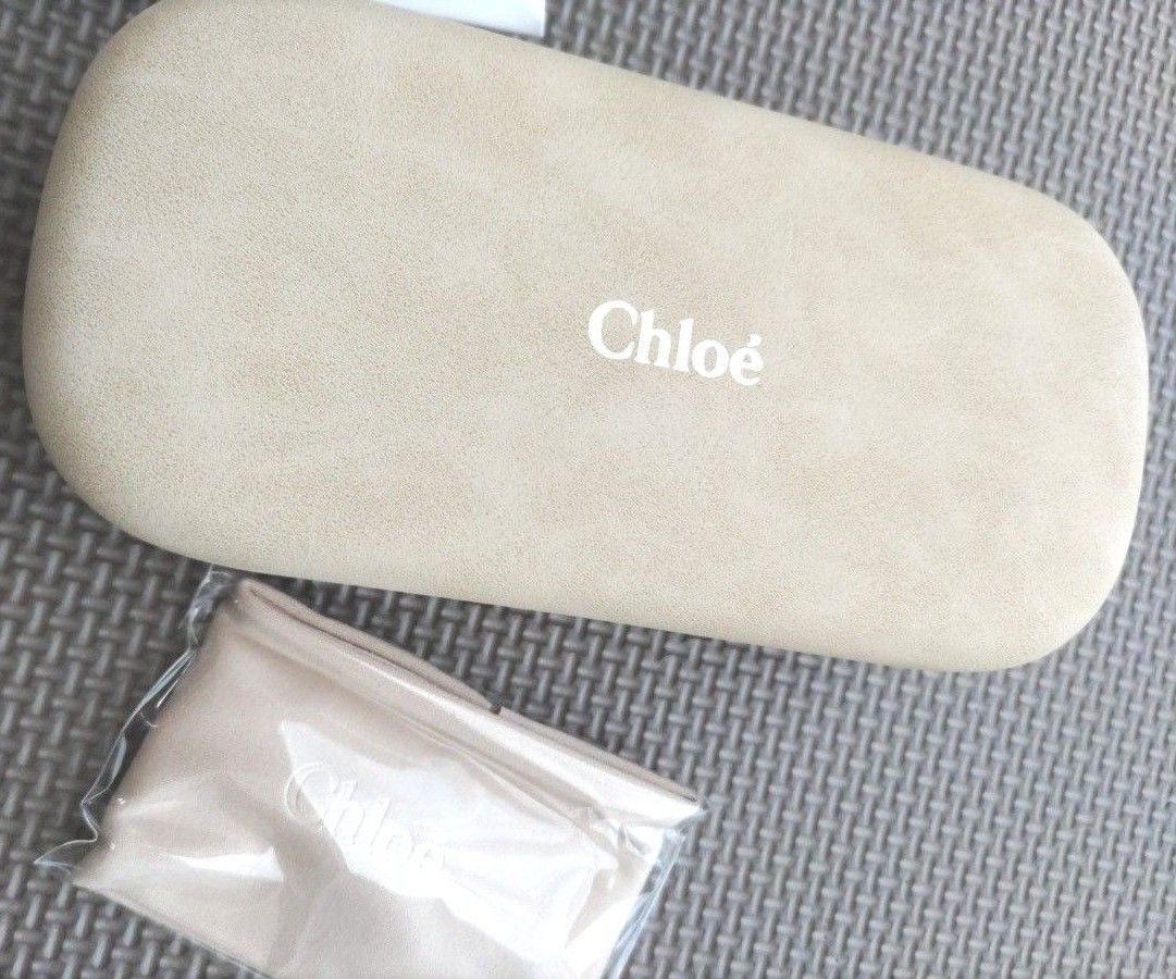 新品未使用 Chloe メガネケース ロゴ入りクロス付き クロエ 新品未使用 Chloe メガネケース ロゴ入りクロス付き クロエ