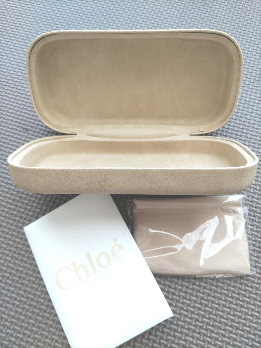 新品未使用 Chloe メガネケース ロゴ入りクロス付き クロエ 新品未使用 Chloe メガネケース ロゴ入りクロス付き クロエ
