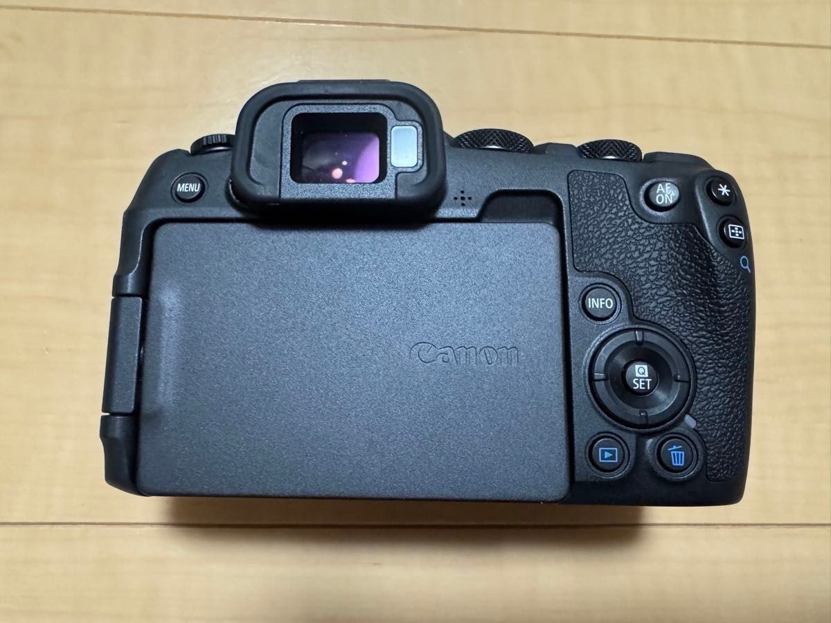 美品】EOS R8 純正バッテリー×2 Leofoto L字プレート付き Canon 美品】EOS R8 純正バッテリー×2 Leofoto L字プレート付き Canon