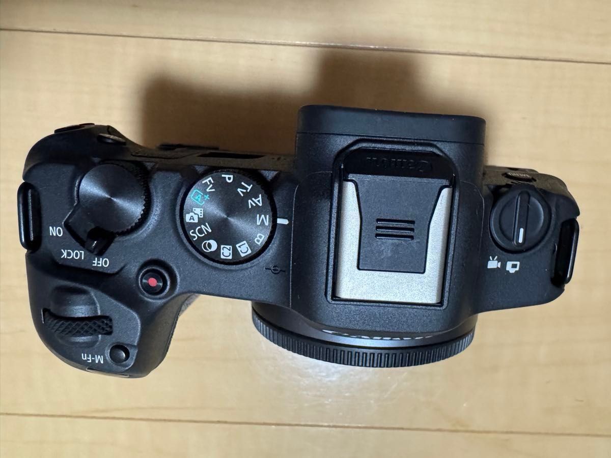 美品】EOS R8 純正バッテリー×2 Leofoto L字プレート付き Canon 美品】EOS R8 純正バッテリー×2 Leofoto L字プレート付き Canon
