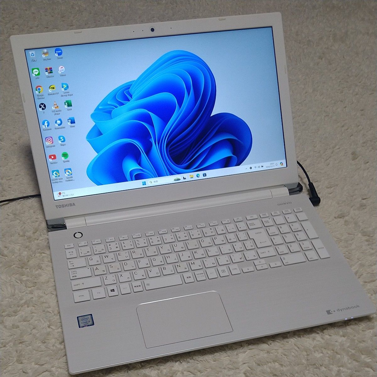 dynabook T55/BW core i3- 6100U 新品ssd 256GB　メモリー8GB 　office2021