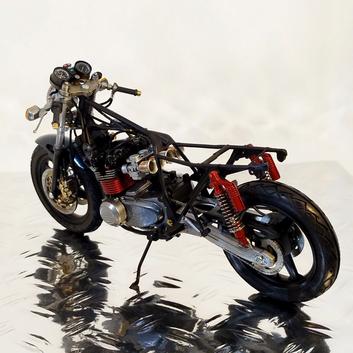 アオシマ 1/12 カワサキ Z400FXフルカスタム 組み立て済み アオシマ 1/12 カワサキ Z400FXフルカスタム 組み立て済み