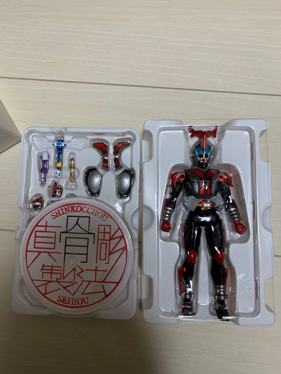 S H Figuarts 真骨彫製法 仮面ライダーカブト ハイパーフォーム S H Figuarts 真骨彫製法 仮面ライダーカブト ハイパーフォーム