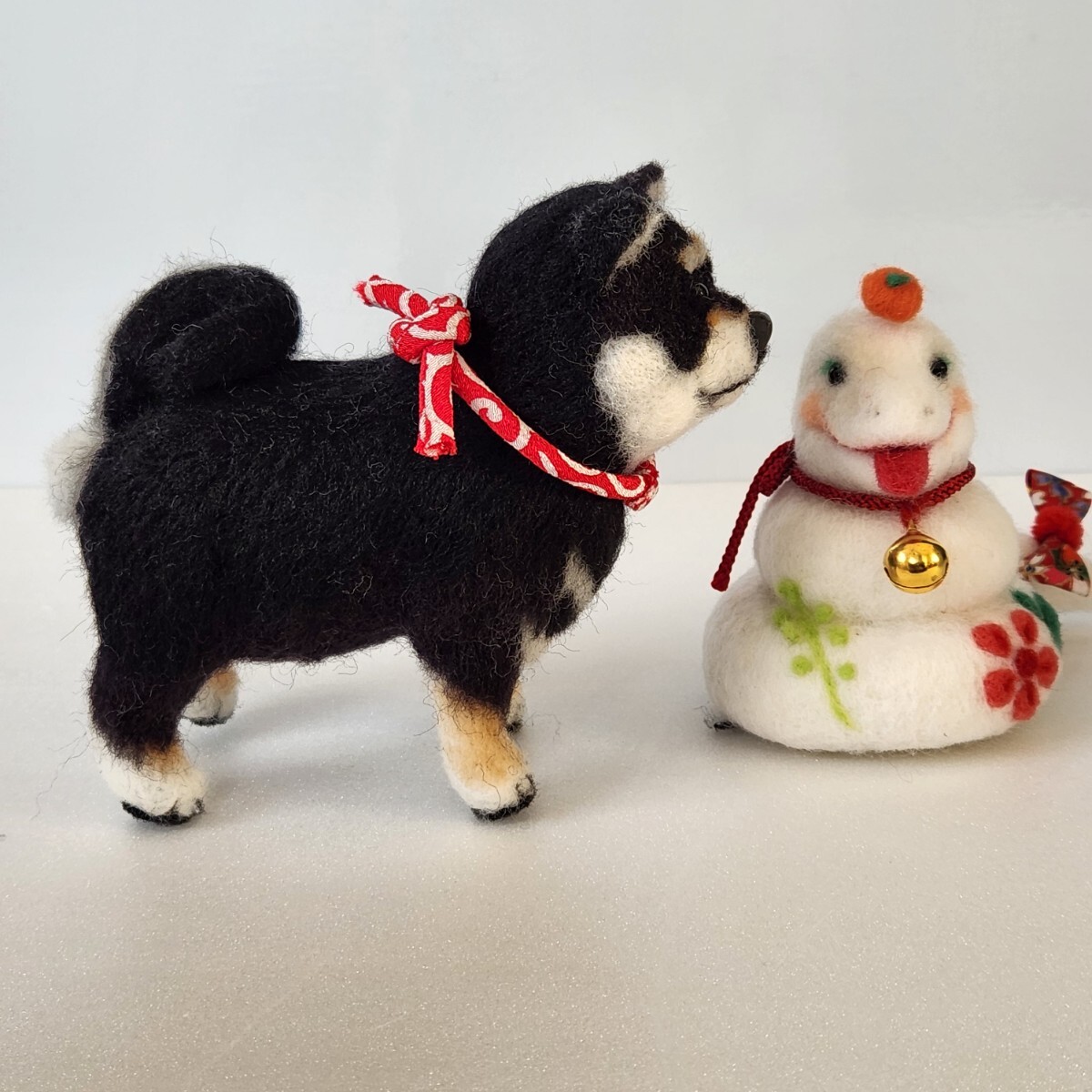 ☆羊毛フェルト 犬 柴犬 黒柴子犬 豆柴 正月飾り 干支 巳年 ☆羊毛フェルト 犬 柴犬 黒柴子犬 豆柴 正月飾り 干支 巳年