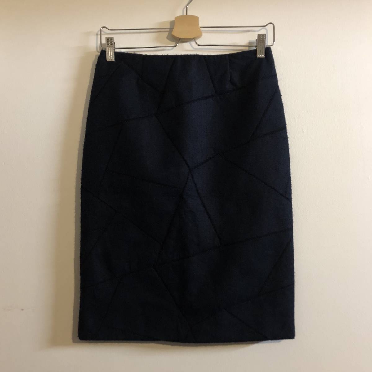エンポリオアルマーニ 刺繍デザインタイトスカート38