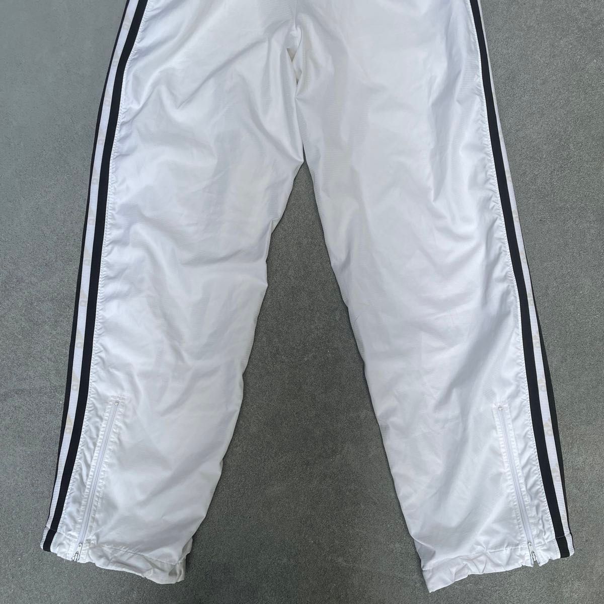 アディダス ナイロンパンツ adidas ジャージ スポーツy2k 裾 アディダス ナイロンパンツ adidas ジャージ スポーツy2k 裾