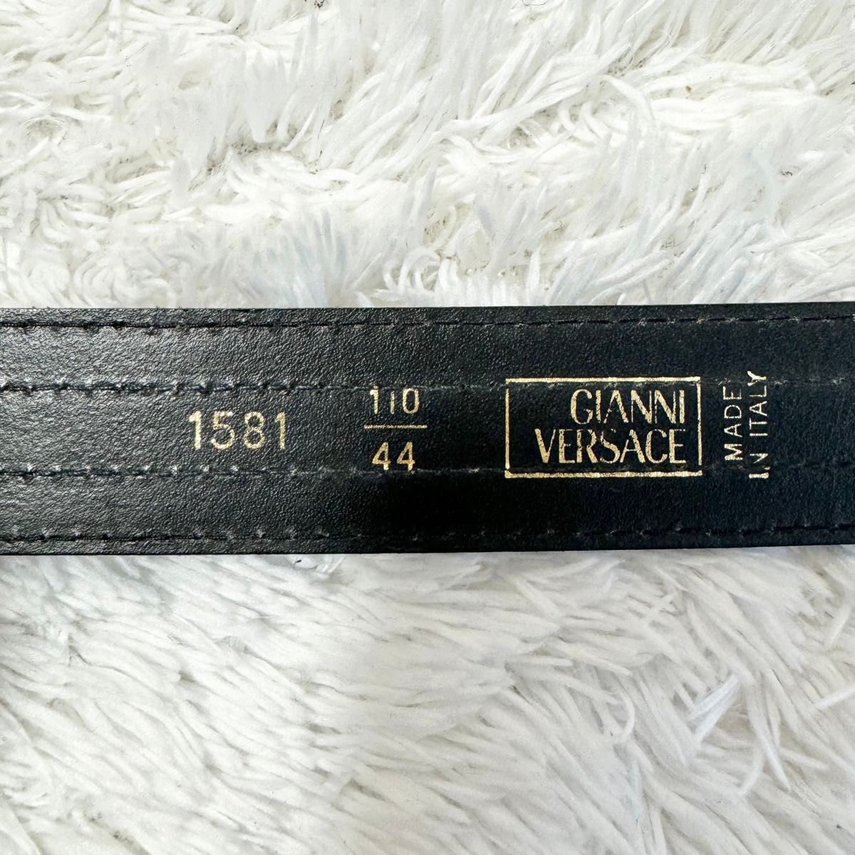 美品】ジャンニヴェルサーチ 3連 メデューサ ベルト ブラック 美品】ジャンニヴェルサーチ 3連 メデューサ ベルト ブラック
