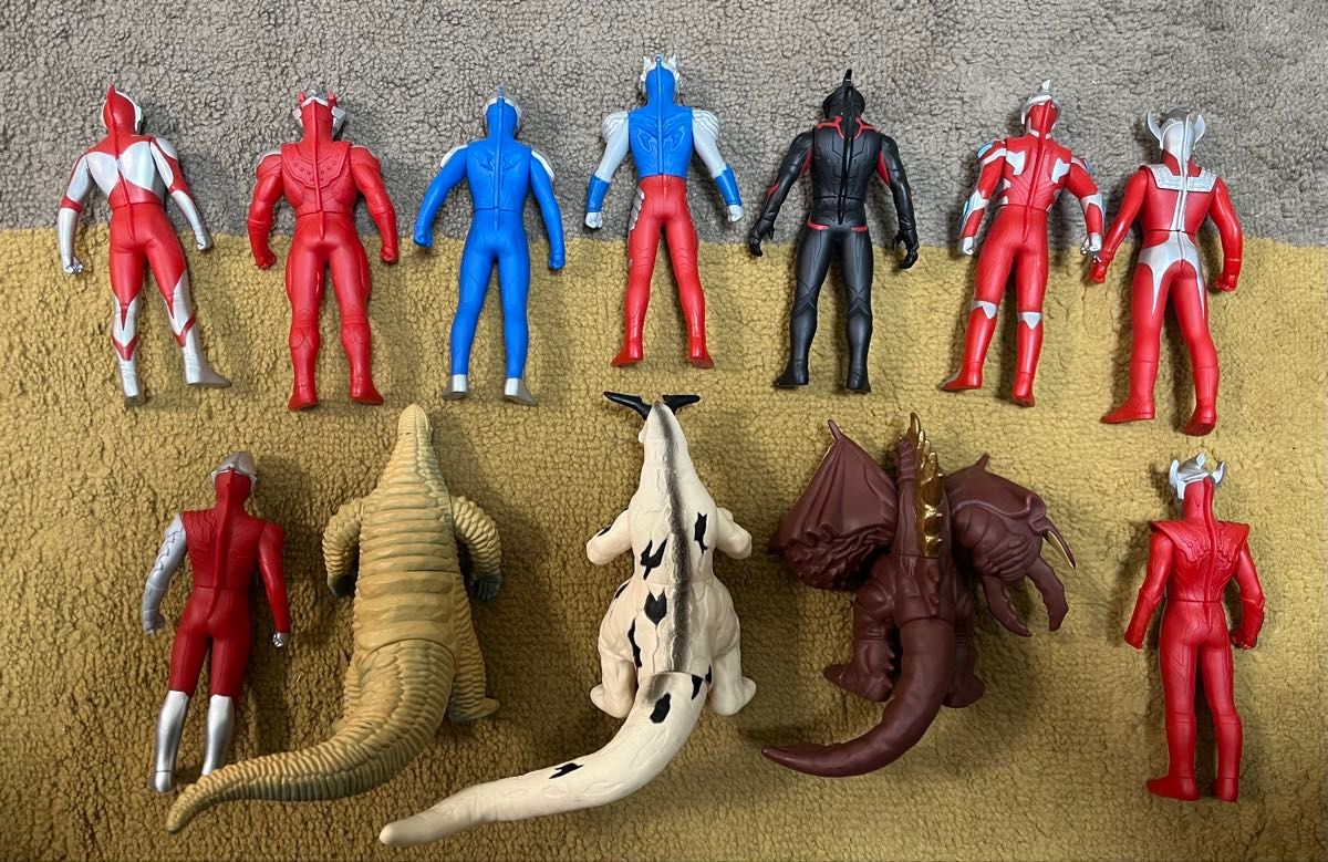 ウルトラマン 怪獣 ソフビ12体 図鑑セット|Yahoo!フリマ(旧 ウルトラマン 怪獣 ソフビ12体 図鑑セット|Yahoo!フリマ(旧