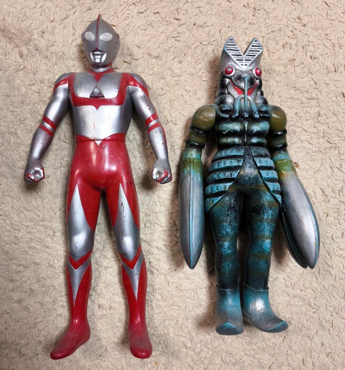 SH241229 ウルトラマン+バルタン星人セット 約35年前の物 ソフビ SH241229 ウルトラマン+バルタン星人セット 約35年前の物 ソフビ