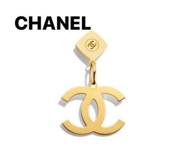 CHANEL 2023 ホリデー限定 ココマーク チャーム ロゴチャーム CC CHANEL 2023 ホリデー限定 ココマーク チャーム ロゴチャーム CC