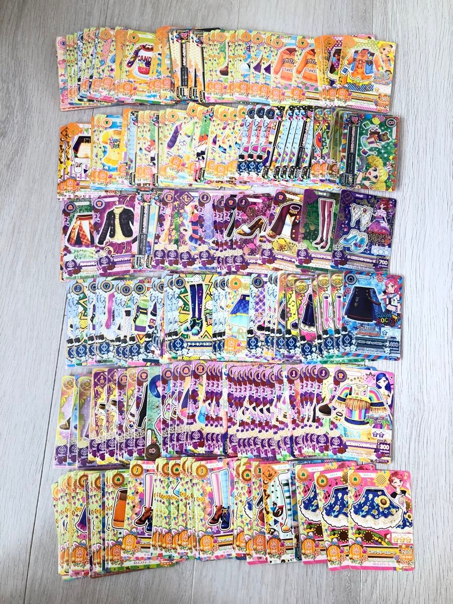 美品】 激レア 旧アイカツ カード 500枚以上+バインダー+ 美品】 激レア 旧アイカツ カード 500枚以上+バインダー+