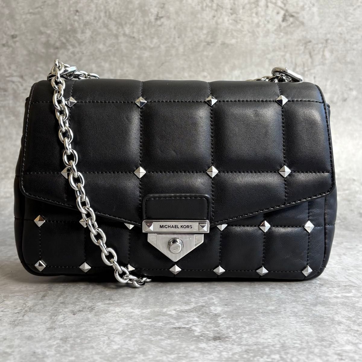 未使用級】MICHAEL KORS マイケルコース SOHO ショルダーバッグ 未使用級】MICHAEL KORS マイケルコース SOHO ショルダーバッグ