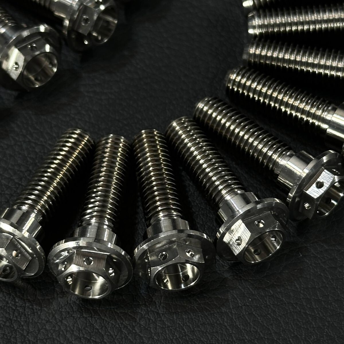 64チタン M8×30mm 16本 ブレーキ ディスク ボルト ZR-7 S Z750 Z1000 ZX-10R ZX-12R ZX-14R ZX-6R ZX-6RR ZX-7R ZX-7RR ローター bv1834