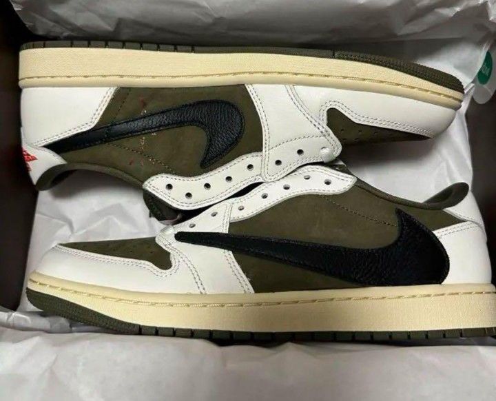 Travis Scott × Nike Air Jordan 1 Low OG SP Travis Scott × Nike Air Jordan 1 Low OG SP