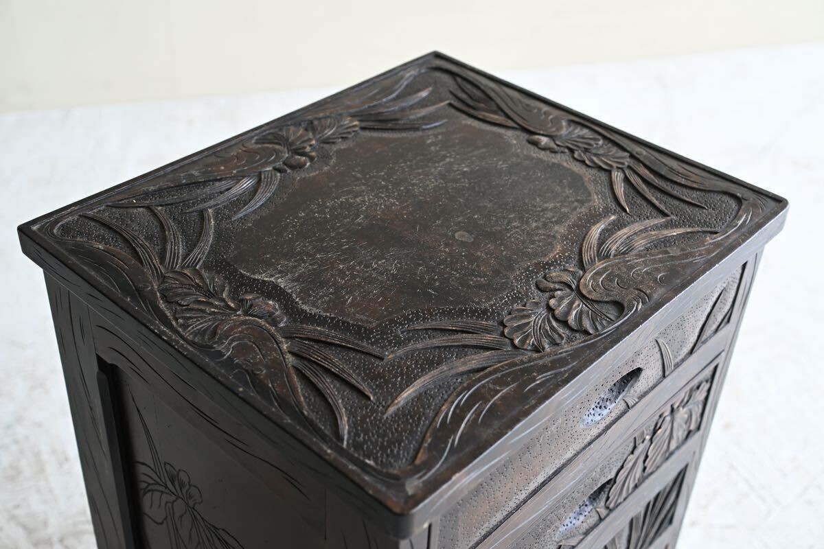 美品】長野県 伝統工芸 軽井沢彫 菖蒲図 箪笥 和箪笥 タンス 美品】長野県 伝統工芸 軽井沢彫 菖蒲図 箪笥 和箪笥 タンス