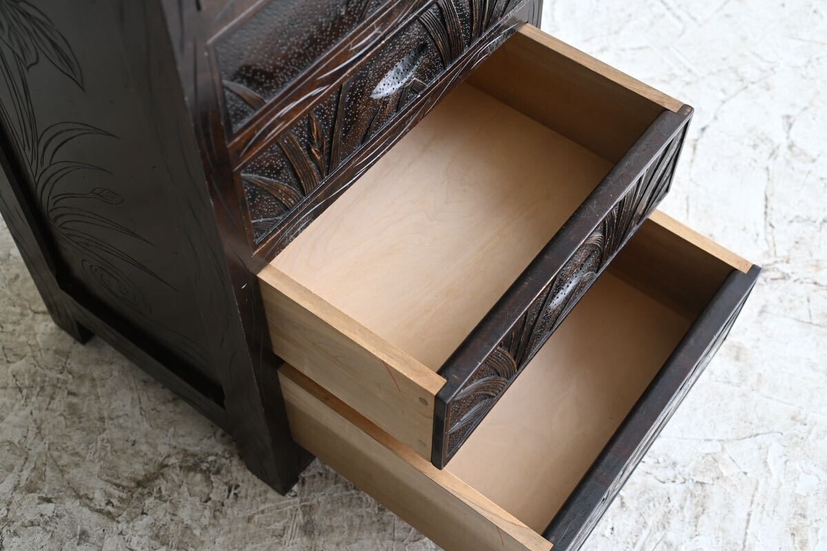 美品】長野県 伝統工芸 軽井沢彫 菖蒲図 箪笥 和箪笥 タンス 美品】長野県 伝統工芸 軽井沢彫 菖蒲図 箪笥 和箪笥 タンス