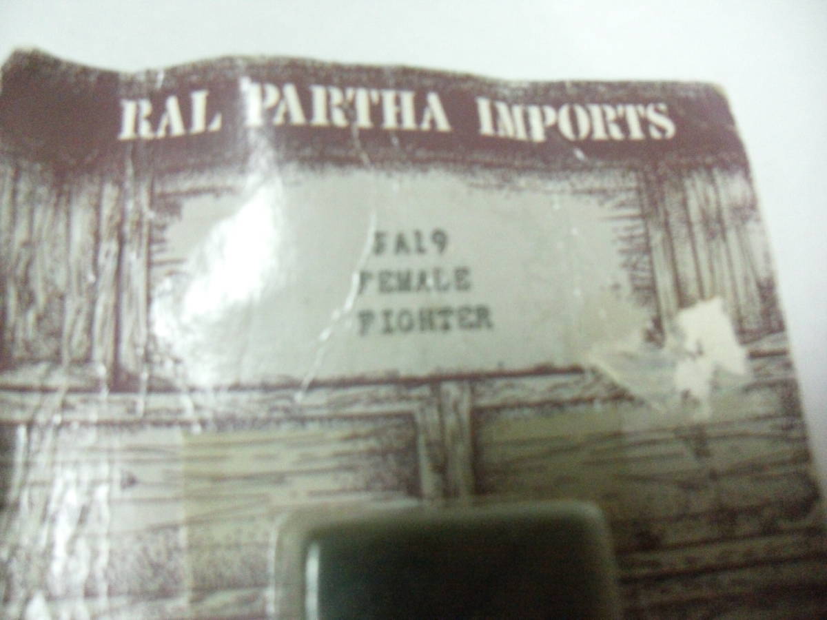 ▼ラルパーサ　RAL PARTHA IMPORTS　FA19 FEMALE FIGHTER ▼メタルフィギュア ▼イタミ難あり_画像3