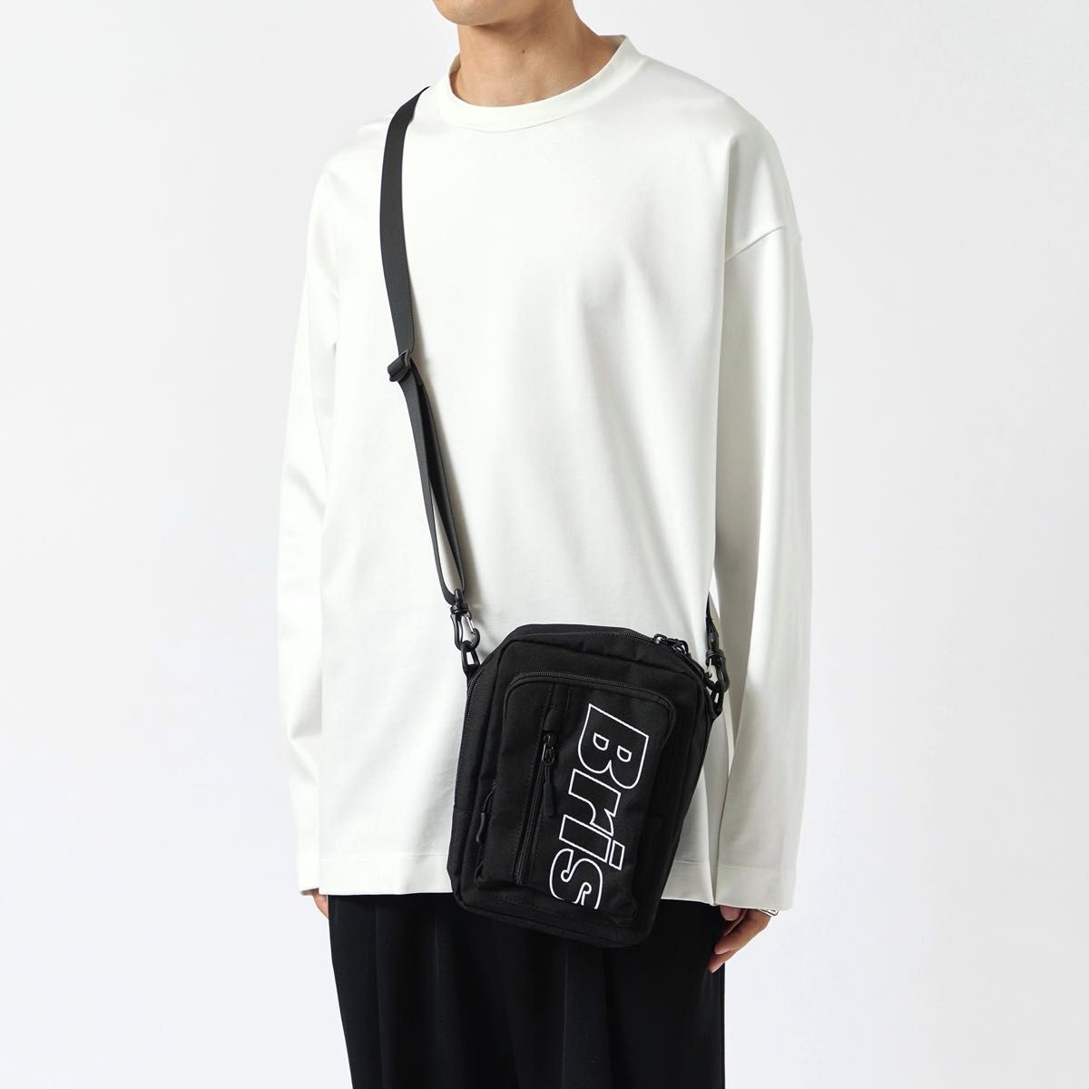 【F.C Real Bristol】ツアー ショルダーバッグ ☆送料関税込み☆ 新品F C Real BristolショルダーバッグTOUR MINI SHOULDER BAG