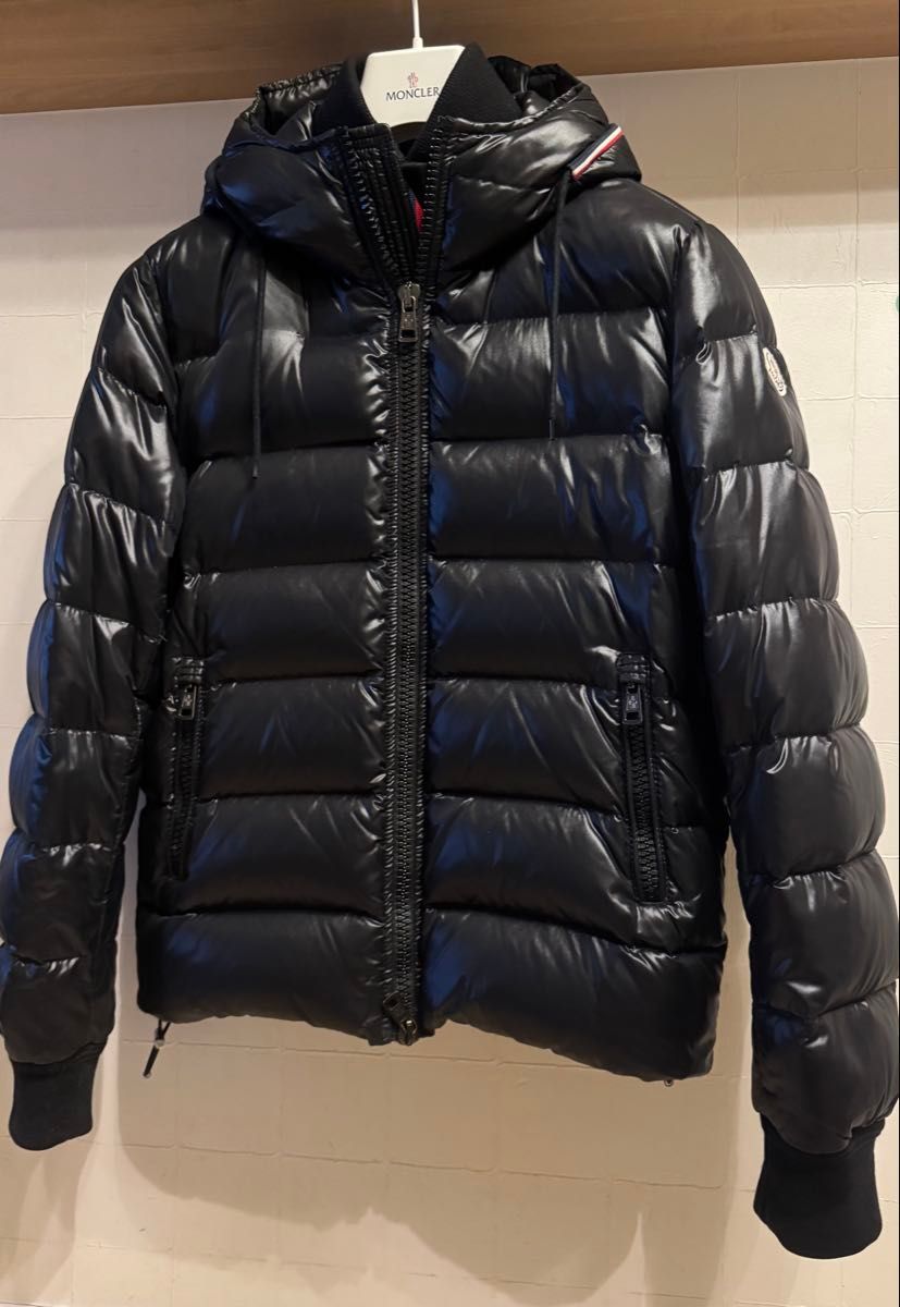 【MONCLER】光沢 高機能 卓越デザイン ダウンジャケット MONCLER 正規品 レアデザインダウンジャケット ダウンコート