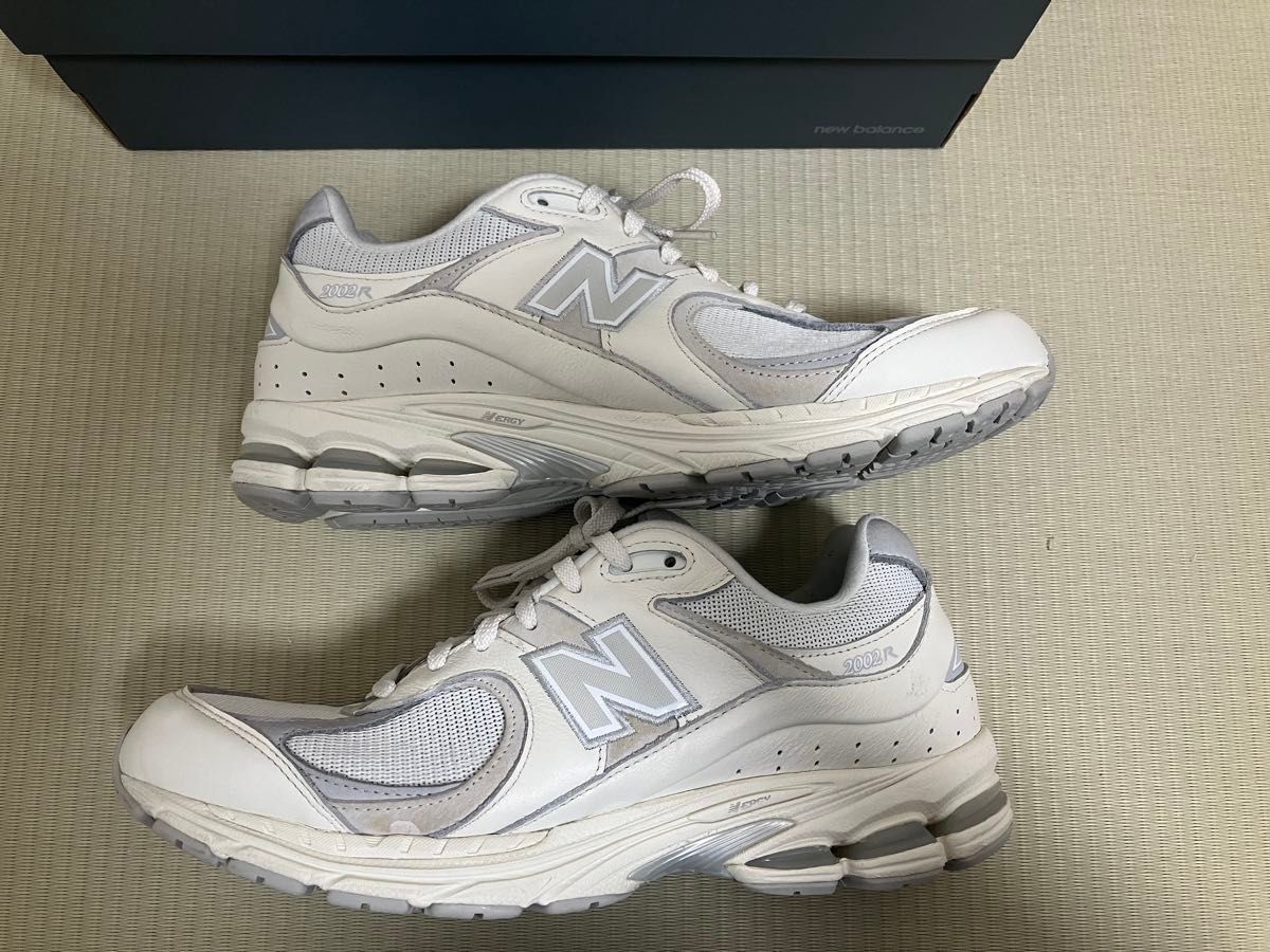 ニューバランス New Balance 2002R ホワイト 29 箱付き ニューバランス New Balance 2002R ホワイト 29 箱付き