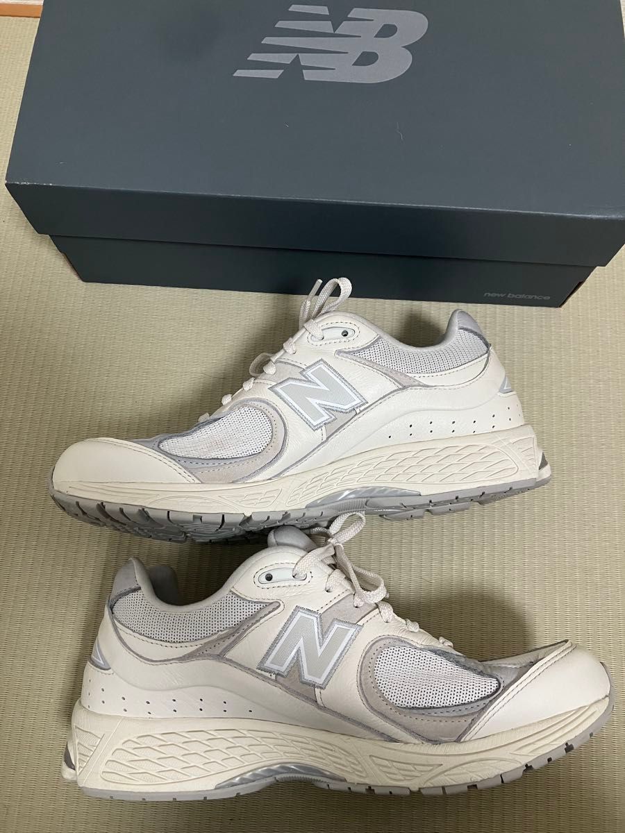 ニューバランス New Balance 2002R ホワイト 29 箱付き ニューバランス New Balance 2002R ホワイト 29 箱付き