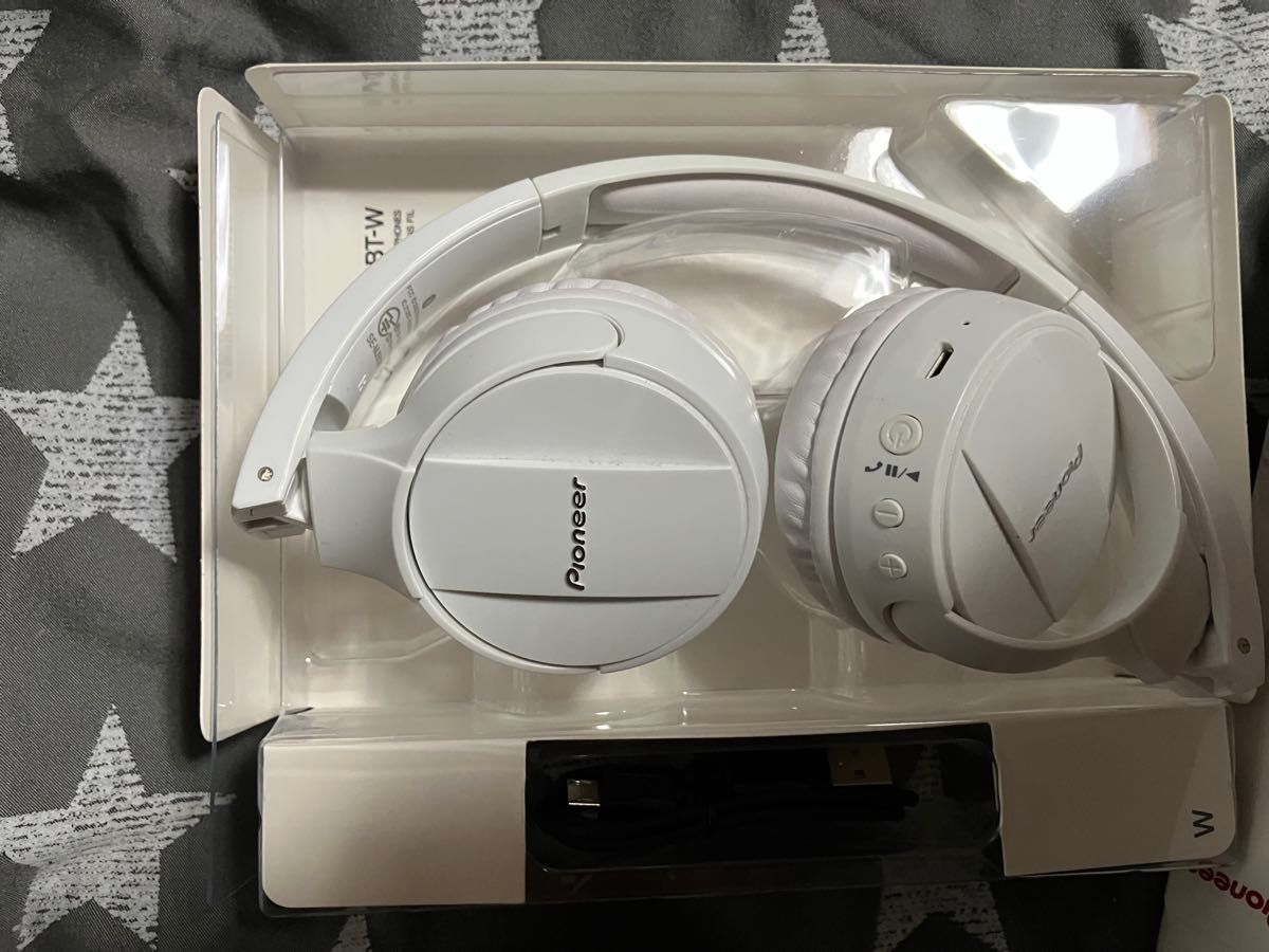 限界値値下げ パイオニア Bluetoothワイヤレスヘッドホン白 音 限界値値下げ パイオニア Bluetoothワイヤレスヘッドホン白 音