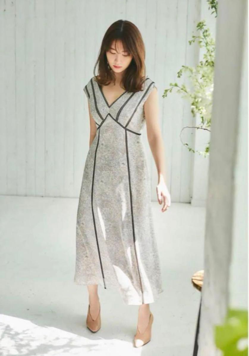 Mサイズ herlipto フローラルドレス Lace Trimmed Floral Dress Mサイズ herlipto フローラルドレス Lace Trimmed Floral Dress