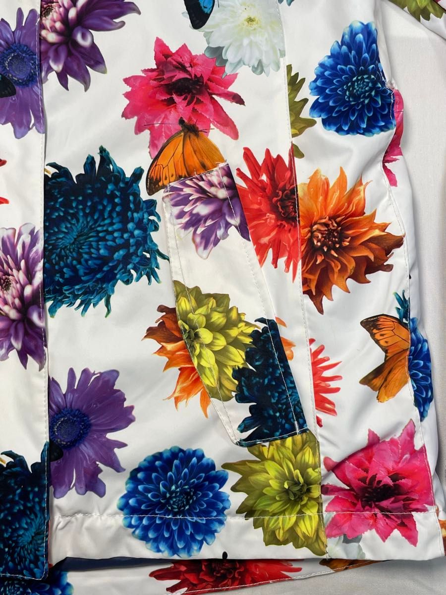 美品 入手困難 ROXY スノーボードウェア ジャケット 蜷川実花 美品 入手困難 ROXY スノーボードウェア ジャケット 蜷川実花