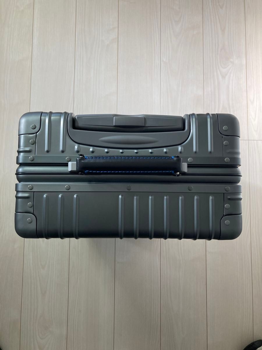 INV1811 イノベーター アルミスーツケース36L ガンメタル INV1811 イノベーター アルミスーツケース36L ガンメタル