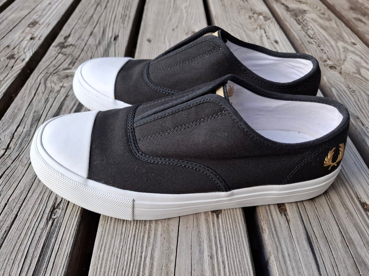 FRED PERRY フレッドペリー キャンバス スリッポン 39 25 0 FRED PERRY フレッドペリー キャンバス スリッポン 39 25 0