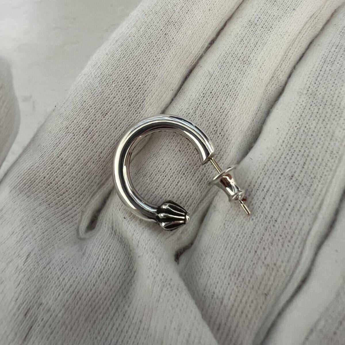 クロムハーツ プレーンフープピアス baby chrome earring fat hearts hoop plain scroll イヤリング クロス スクロールフープ ダガー 新品|Yahoo!フリマ(旧PayPayフリマ) クロムハーツ プレーンフープピアス baby chrome earring fat hearts hoop plain scroll イヤリング クロス スクロールフープ ダガー 新品|Yahoo!フリマ(旧PayPayフリマ)