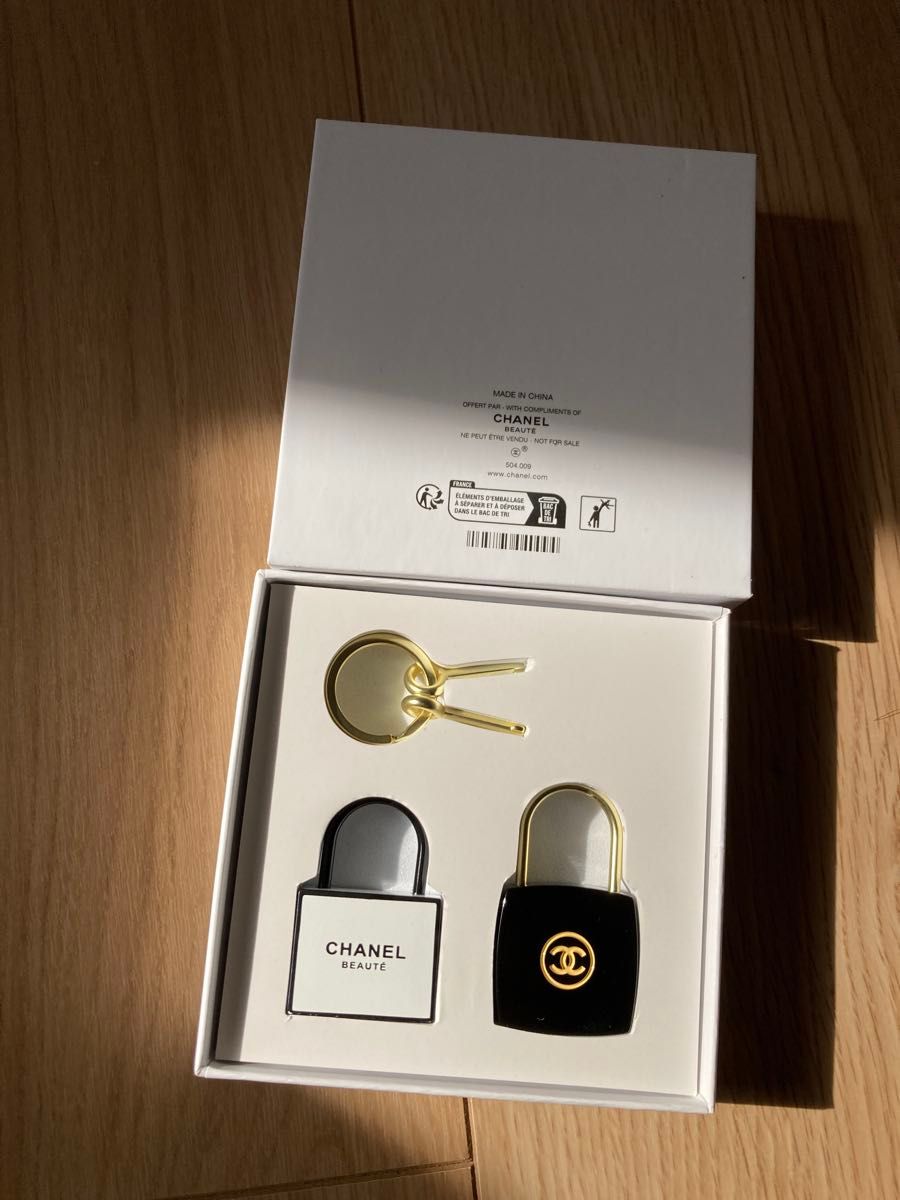 CHANEL シャネル ノベルティ ラコレクションキーホルダー カデナ CHANEL シャネル ノベルティ ラコレクションキーホルダー カデナ