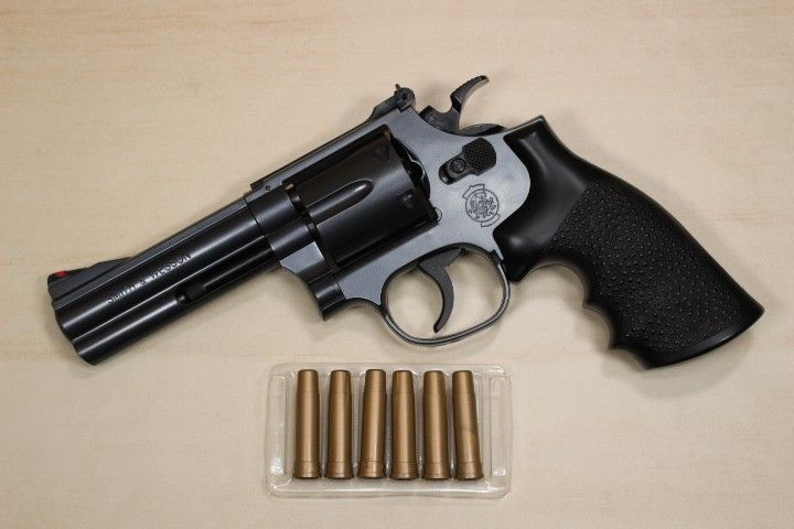 あぶない刑事 タカ仕様 クラウンモデル S&W M586 4インチ エア あぶない刑事 タカ仕様 クラウンモデル S&W M586 4インチ エア