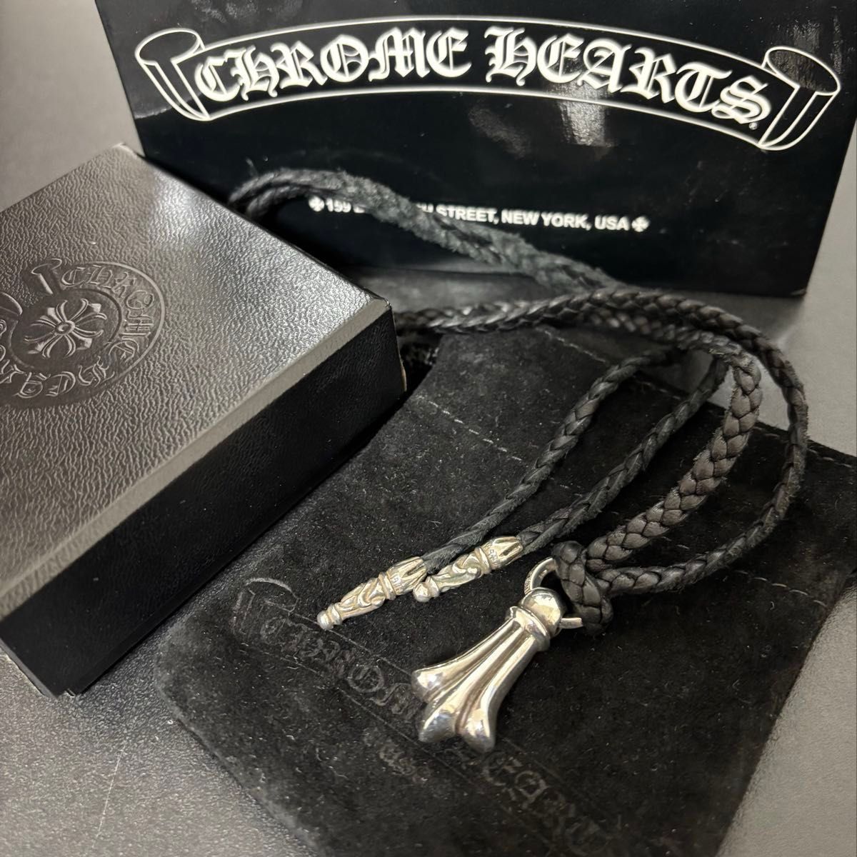 CHROME HEARTS クロムハーツ CH クロス テイル ペンダント 革紐 CHROME HEARTS クロムハーツ CH クロス テイル ペンダント 革紐