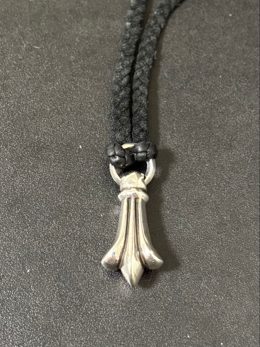 CHROME HEARTS クロムハーツ CH クロス テイル ペンダント 革紐 CHROME HEARTS クロムハーツ CH クロス テイル ペンダント 革紐