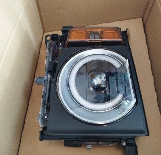 トヨタ ランドクルーザー250 丸目ヘッドライト 左右セット トヨタ ランドクルーザー250 丸目ヘッドライト 左右セット