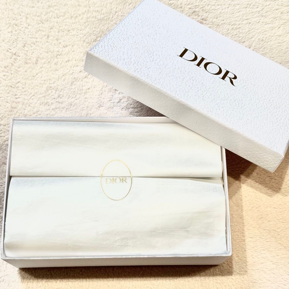 新品未使用 Christian Dior ギフトボックス リボン ホワイト 白 新品未使用 Christian Dior ギフトボックス リボン ホワイト 白