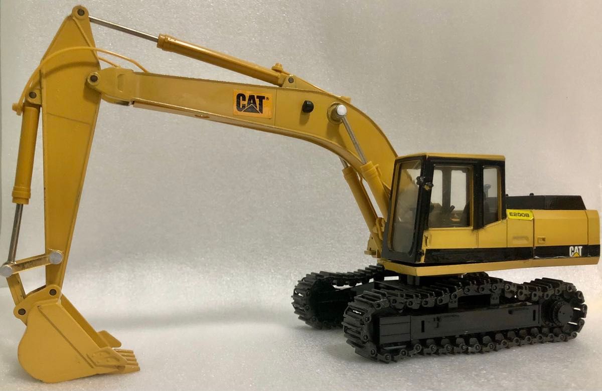 CAT E200B 油圧ショベルS=1/40 - メルカリ